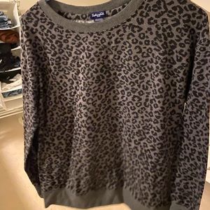 Small grey and black cheetah print crew neck